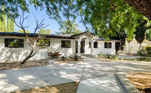 5336 Winnetka Front After