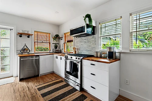 4225 Lincoln After Kitchen