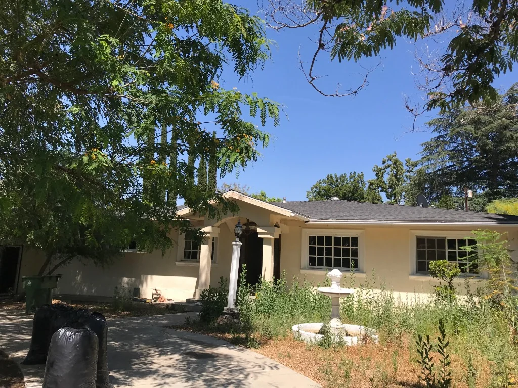 5336 Winnetka Front Before